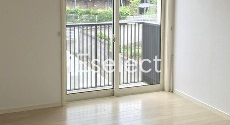 バルコニー　明るいバルコニー