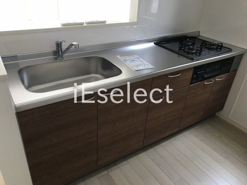 キッチン　お料理好きには嬉しい3口のシステムキッチン