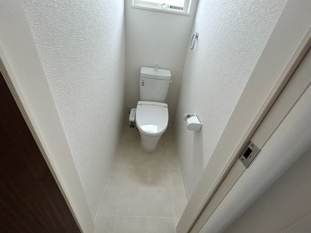 トイレ　別号室の写真です。