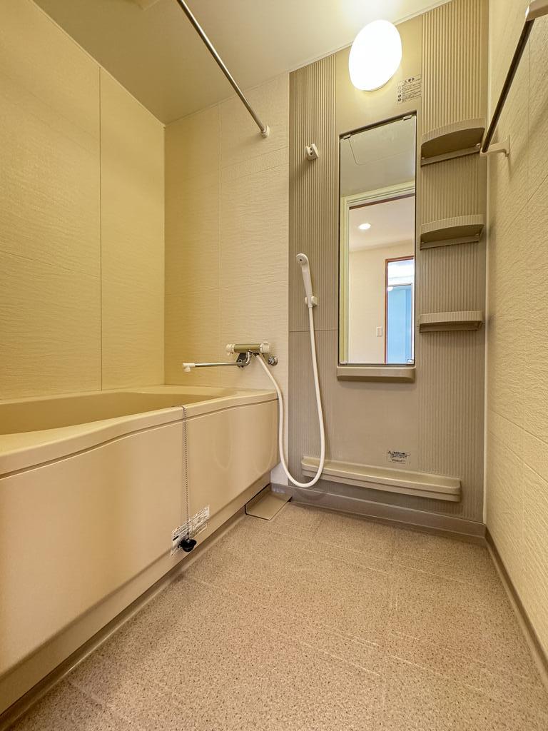 バス・シャワールーム　追い焚き機能付き