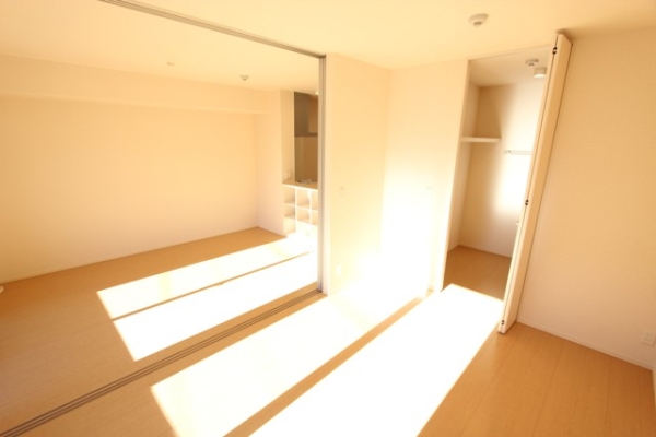 その他部屋・スペース　リビング続き6帖のお部屋です