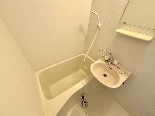 バス・シャワールーム　設備・仕様は号室により異なる為、現状を優先いたします。