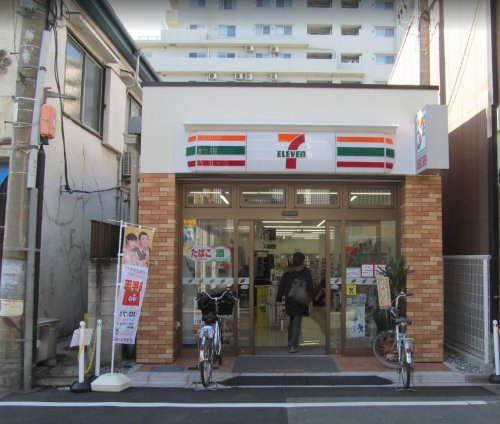 コンビニ　セブンイレブン 文京千駄木3丁目店（コンビニ）まで74m