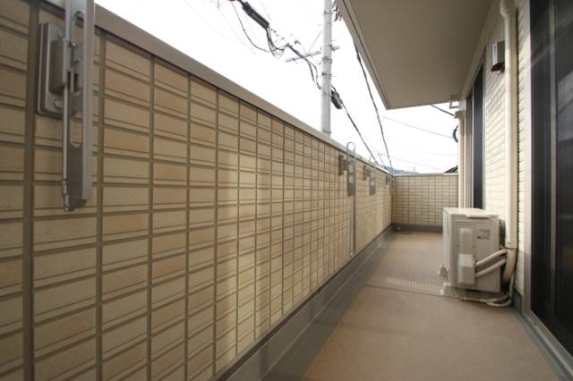 バルコニー　洗濯物はこちらへどうぞ。