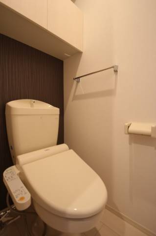 トイレ　ウォシュレット完備です。