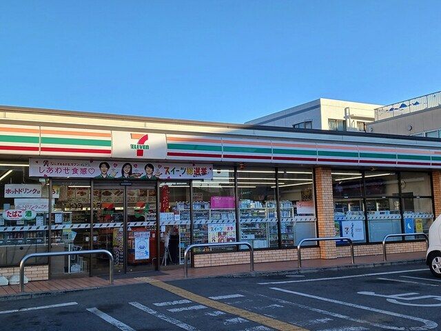 コンビニ　セブンイレブン川口芝西2丁目店（コンビニ）まで823m