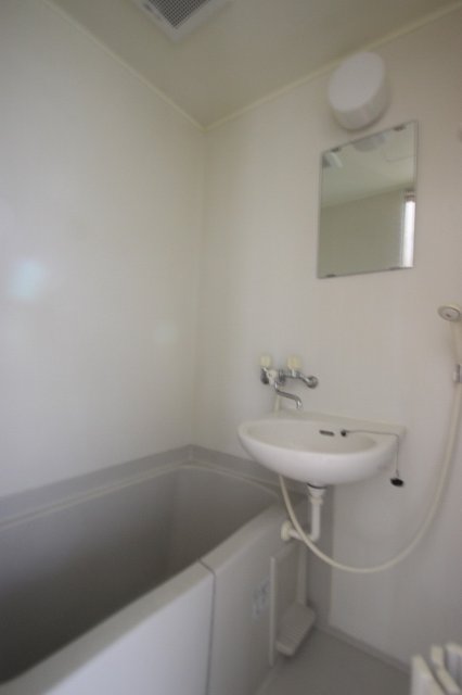 洗面設備　同物件別号室の写真です。