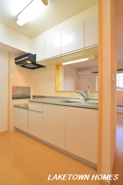 キッチン　ガスコンロ設置可能な対面式キッチンです。