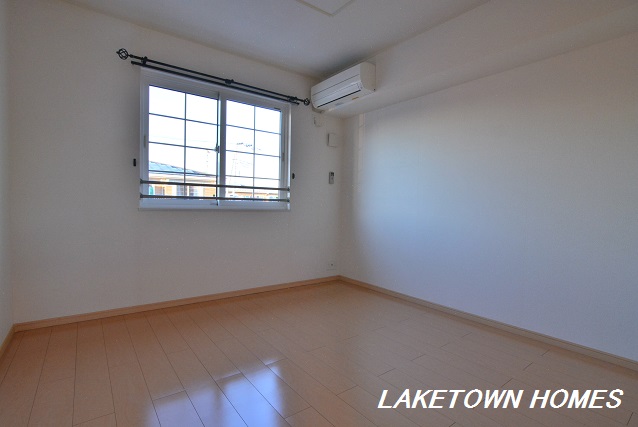 その他　西側６帖の洋室です。エアコン完備です。