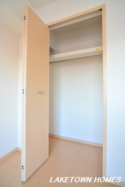 収納　西側洋室のクローゼットです。