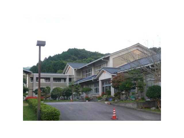 小学校　武雄市立橘小学校（小学校）まで1531m