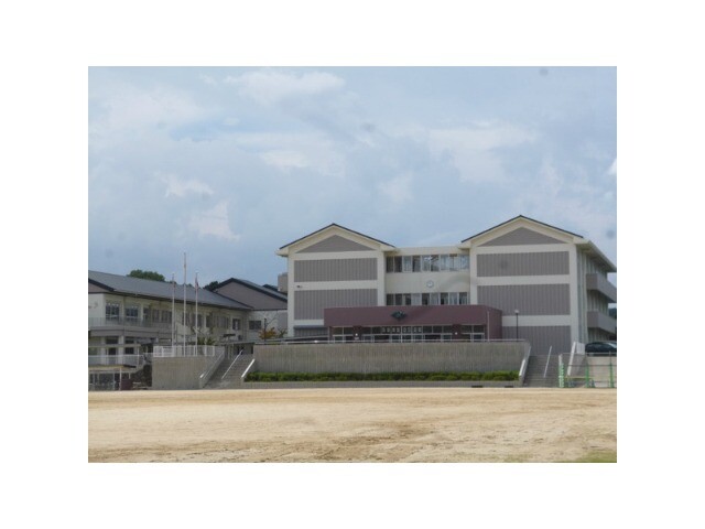 中学校　佐賀県立武雄青陵中学校（中学校）まで2923m