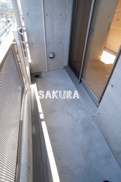 バルコニー　暖かな日差しのふりそそぐバルコニー♪