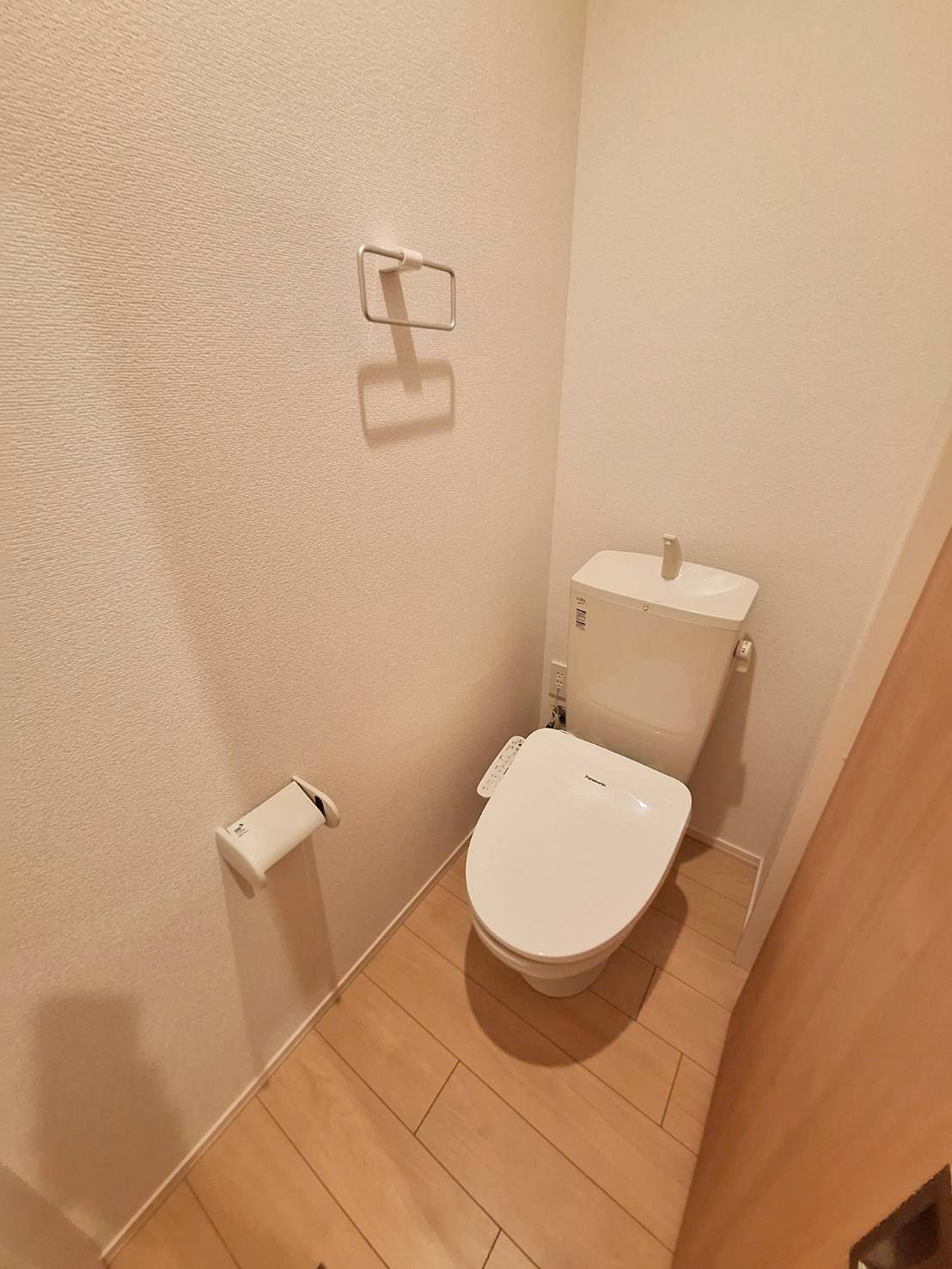 トイレ　別号室参考写真