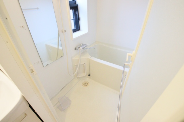 バス・シャワールーム　※別室の参考写真の為、現況優先です。