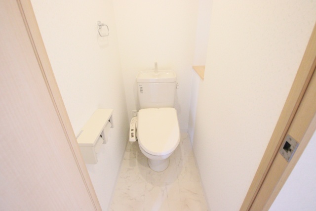 トイレ　※別室の参考写真の為、現況優先です。