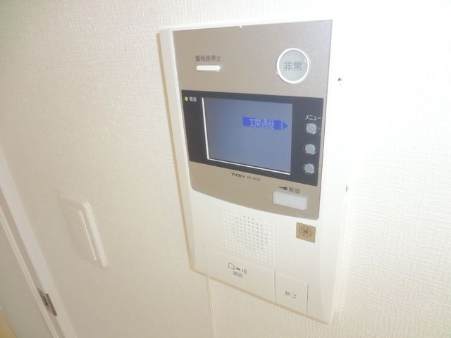 セキュリティ　★訪問者の顔が見れて安心モニタ付インターホンです★