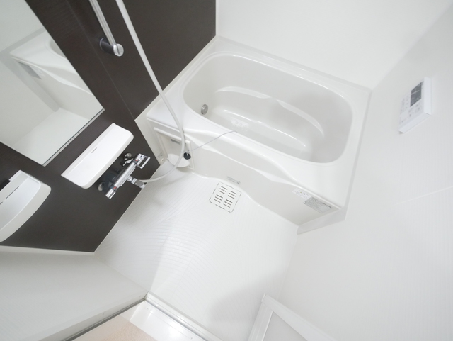 バス・シャワールーム　★清潔感のあるバスルームです★