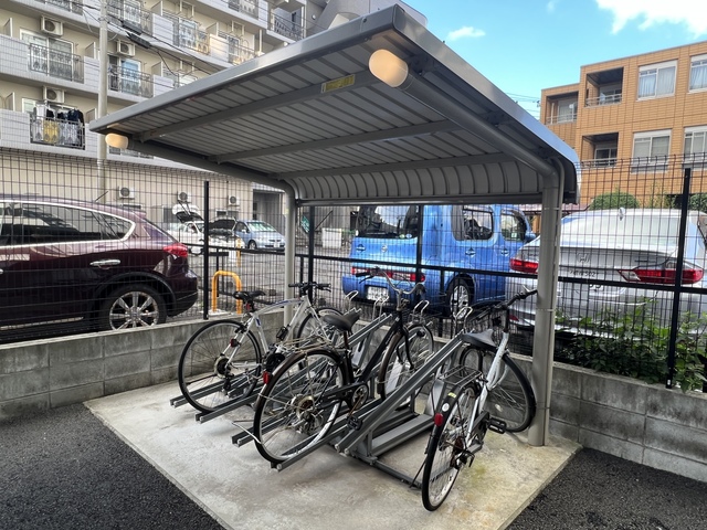その他共有部分　★敷地内に屋根付の駐輪場がございます★