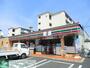 コンビニ　セブンイレブン（コンビニ）まで210m