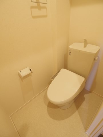 トイレ　バストイレ別で快適です！　同物件別部屋参考写真