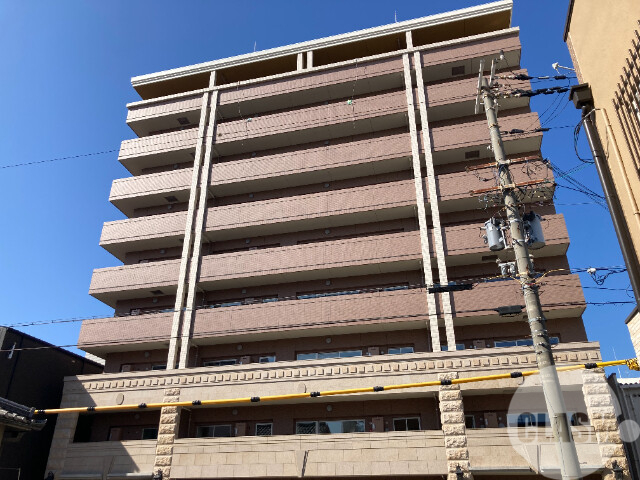 建物外観　オートロック、エレベーターあり♪