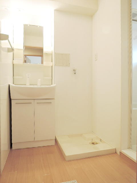 洗面設備　洗髪洗面化粧台あり。