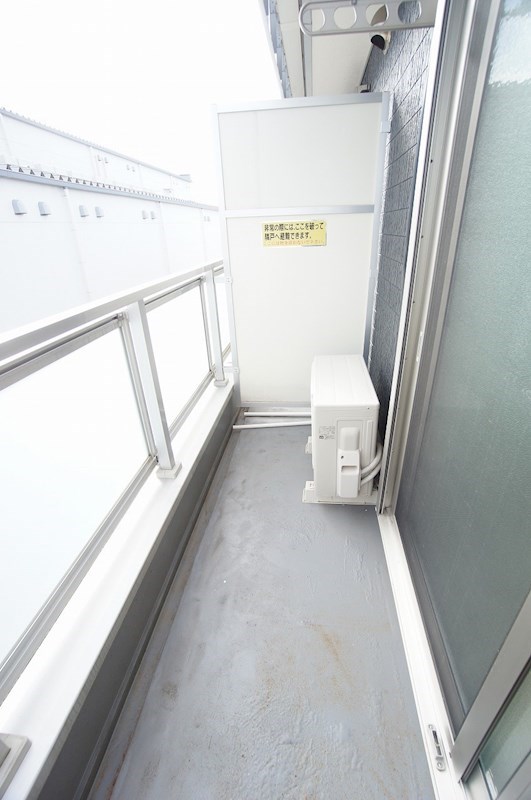 バルコニー　※同じ階の別の部屋の写真です
