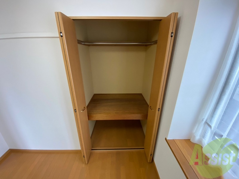 収納　寝室の収納です。部屋がすっきり片付きます。