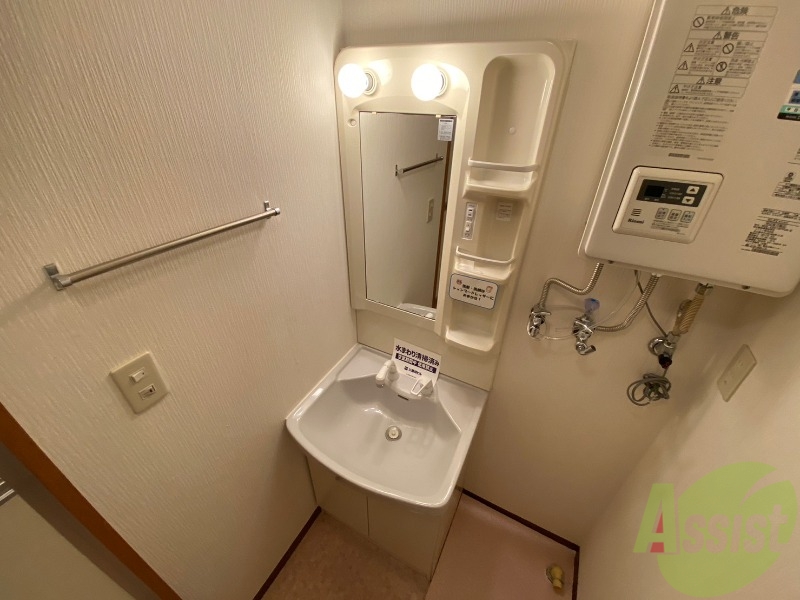 洗面設備　シャンプードレッサー。身支度はここでばっちりですね。