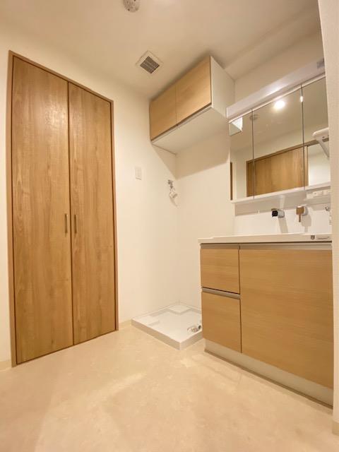 洗面設備　※写真は同タイプ住戸です。