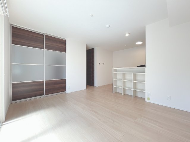 居室・リビング　同施工業者、別物件・類似仕様のイメージ写真です。