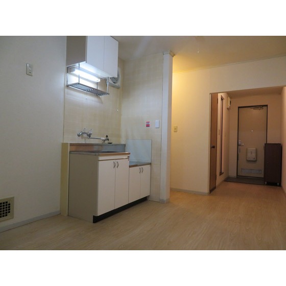 居室・リビング　廊下