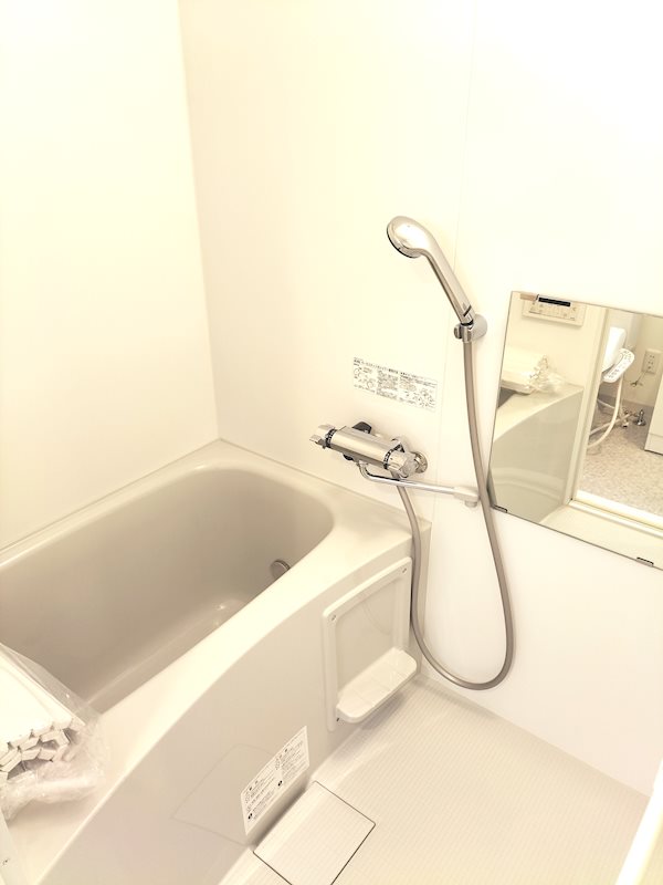 バス・シャワールーム　追い炊き機能付きバスです！