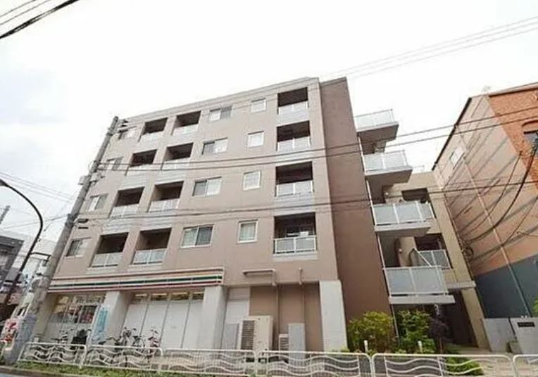 建物外観　★外壁タイル張り、重厚感のある外観★