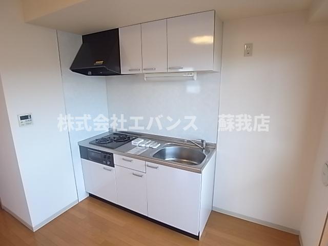 キッチン　コンパクトなキッチンで掃除もラクラク