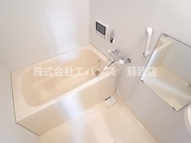 バス・シャワールーム　ゆったり過ごせるお風呂です