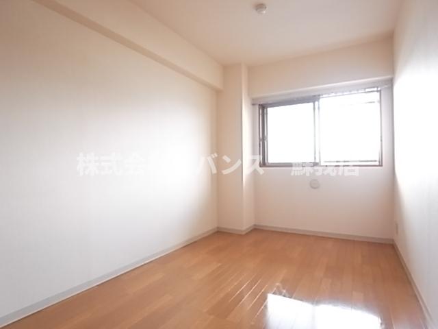 その他部屋・スペース　開放的な寝室です