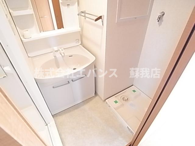 洗面設備　脱衣スペースもあります