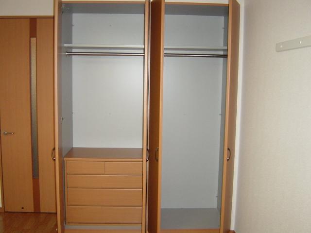 収納　クローゼット