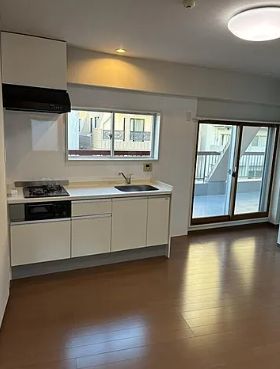 キッチン　コンパクトなキッチンで掃除もラクラク