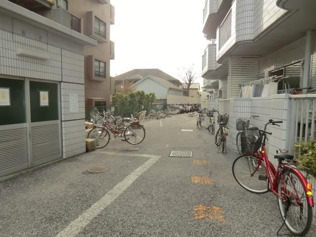 その他　駐輪場完備