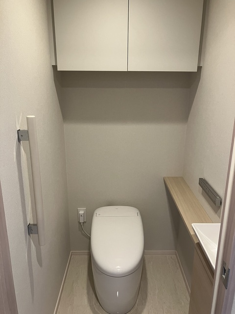 トイレ　洗浄暖房便座