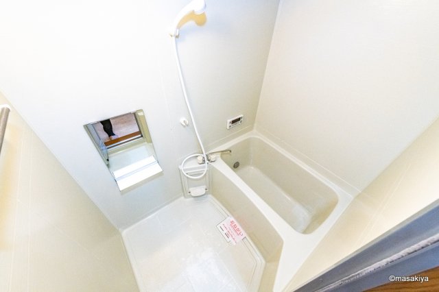 バス・シャワールーム　お風呂　追い焚き付きです。