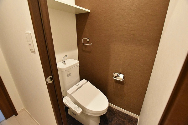 トイレ　温水洗浄便座