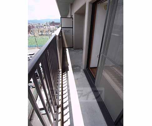 バルコニー　ベランダ広いです