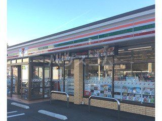 コンビニ　セブンイレブン 藤枝小石川町4丁目店（コンビニ）まで881m
