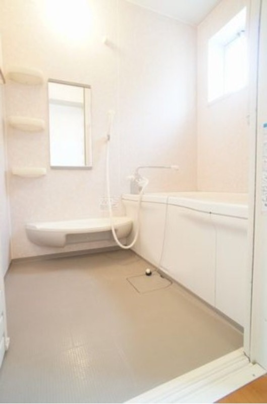 バス・シャワールーム　図面と現状に相違がある場合には現状を優先