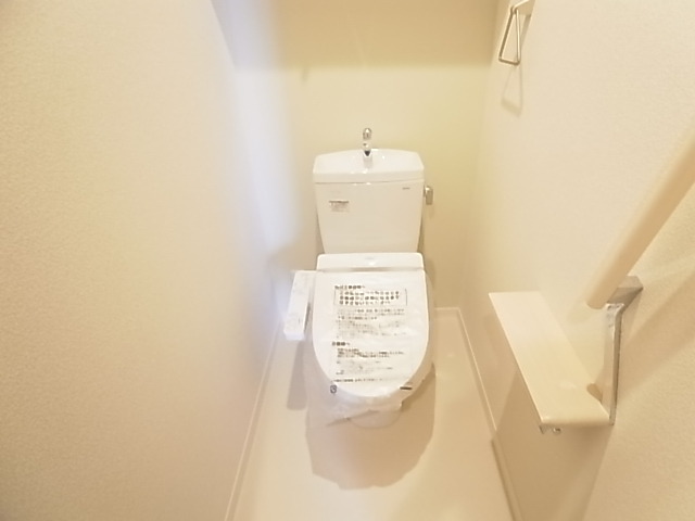 トイレ　温水洗浄便座