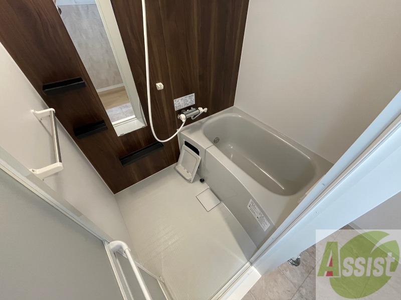 バス・シャワールーム　お風呂になります。一日の疲れを癒してくださいね。